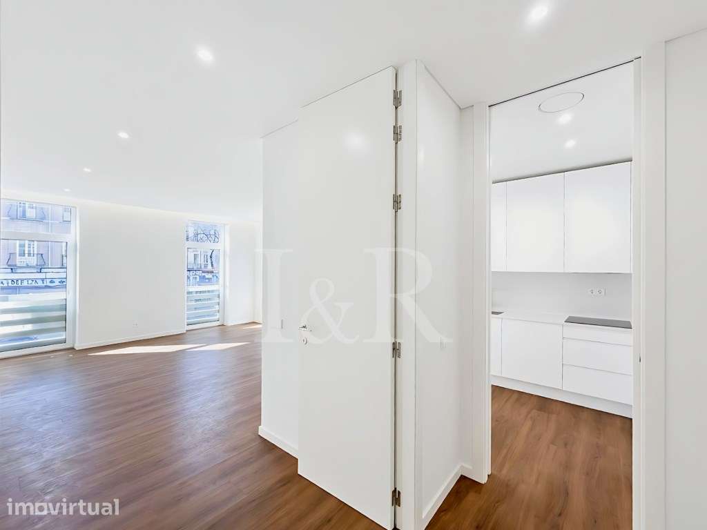 Apartamento T2 com terraço e estacionamento na Av. Almirante Reis, ... - Grande imagem: 3/38