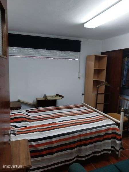 Vende-se fração com potencial habitacional + centro de Beja - Grande imagem: 2/7