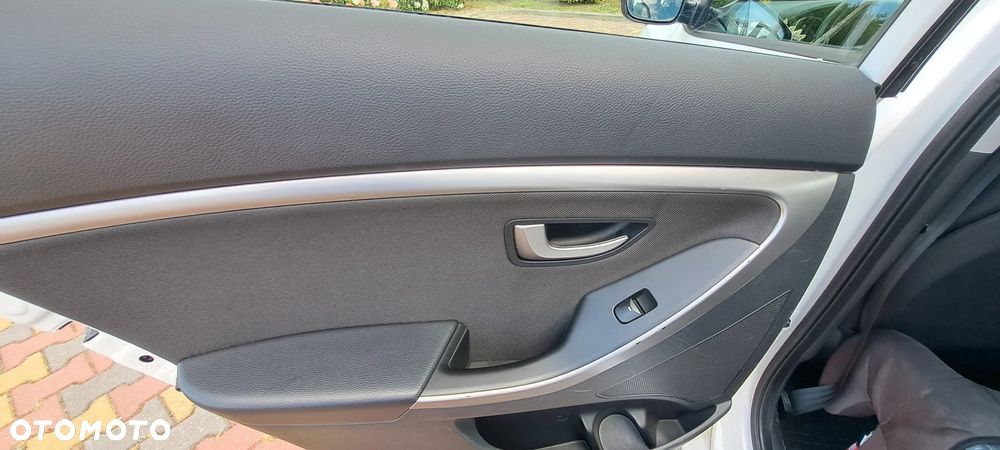 Hyundai i30 1.6 GDI Classic + - 30