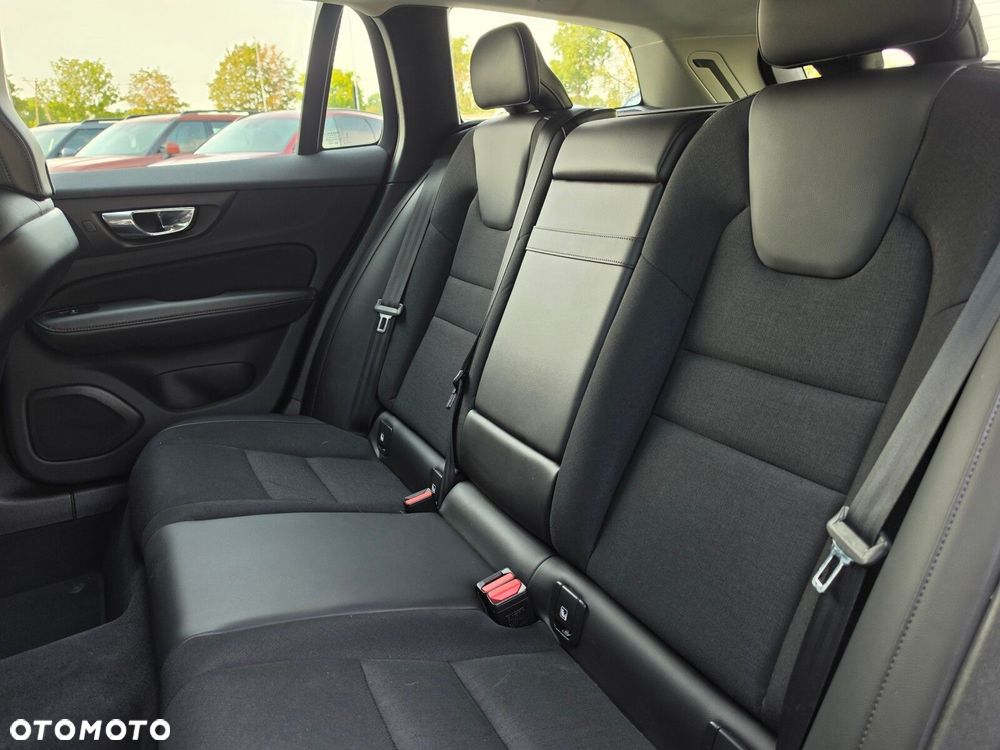Volvo V60 Cross Country D4 AWD - 30