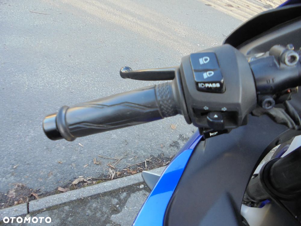 Yamaha YZF - 16