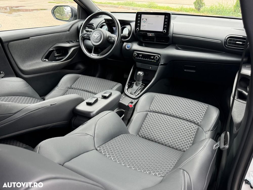 Toyota Yaris 1.5 VVT-i HSD Dynamic Plus - 16