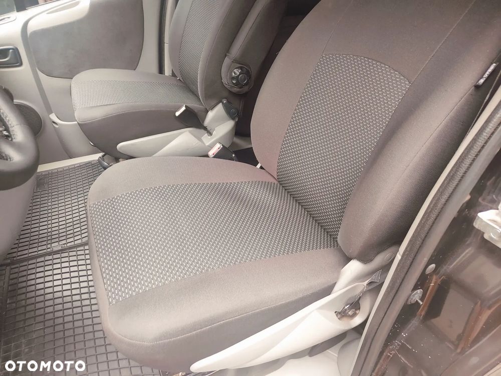 Renault Trafic 2.0 dCi 115 FAP Passenger Black Edition - 25