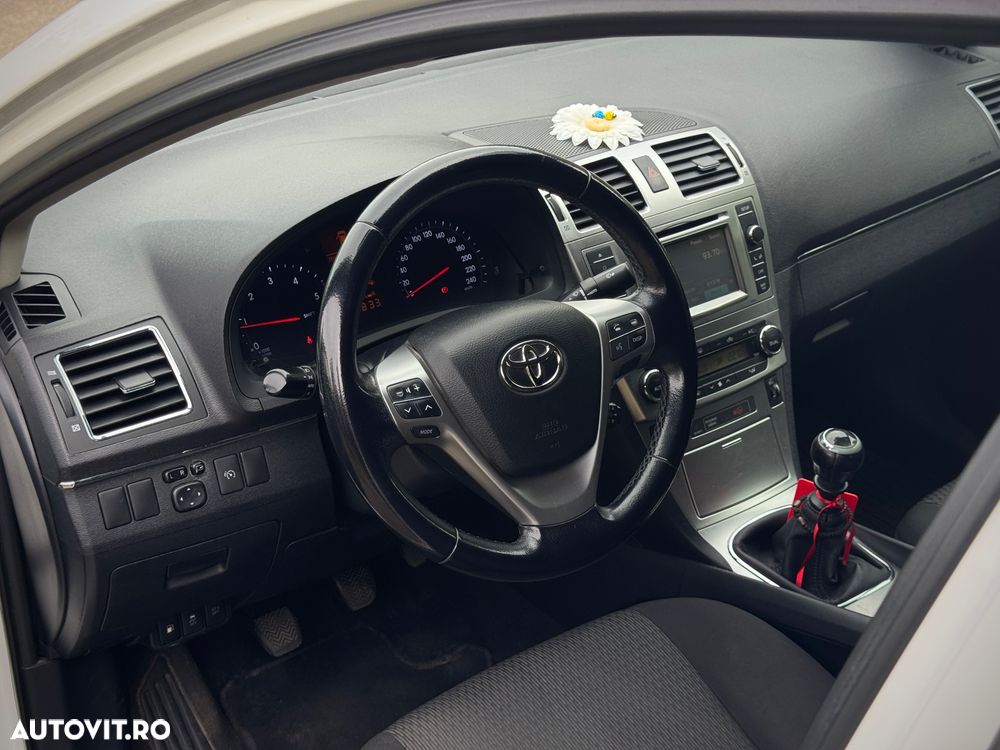 Toyota Avensis - 9