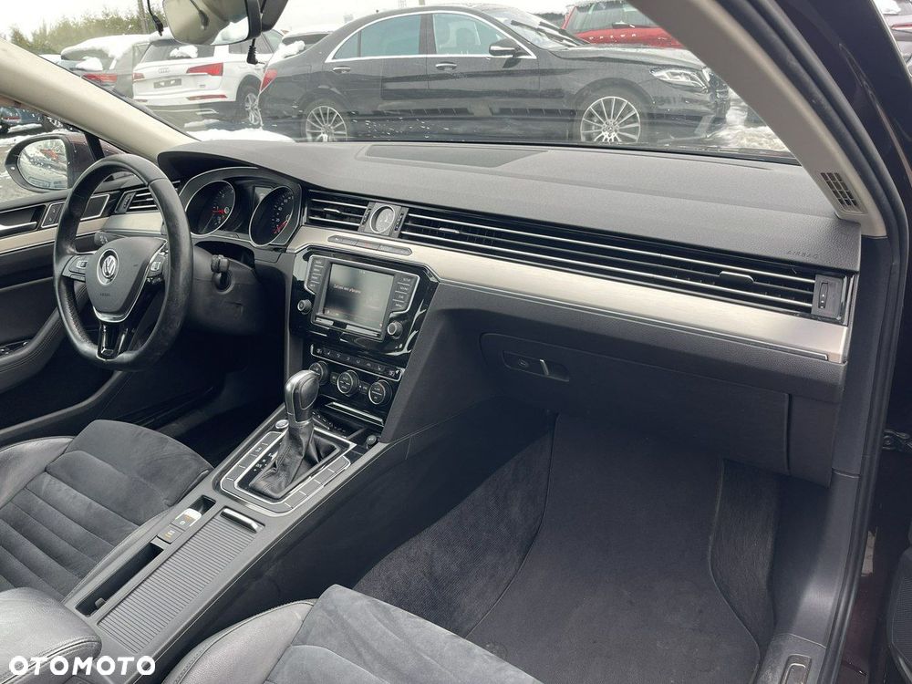 Volkswagen Passat - 8