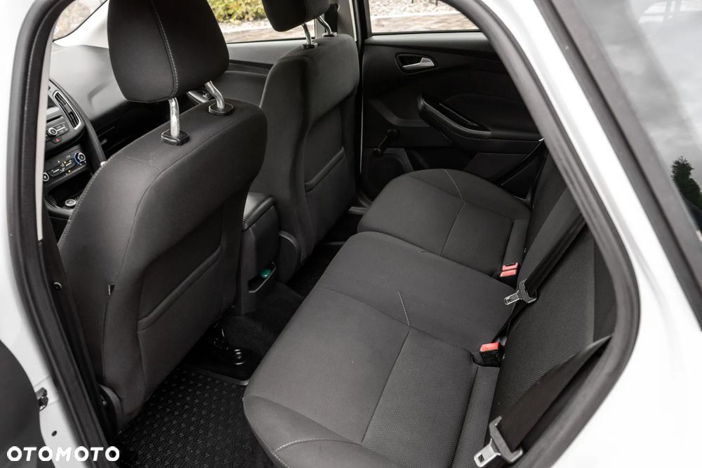 Ford Focus 1.5 TDCi DPF Start-Stopp-System Ambiente - 35