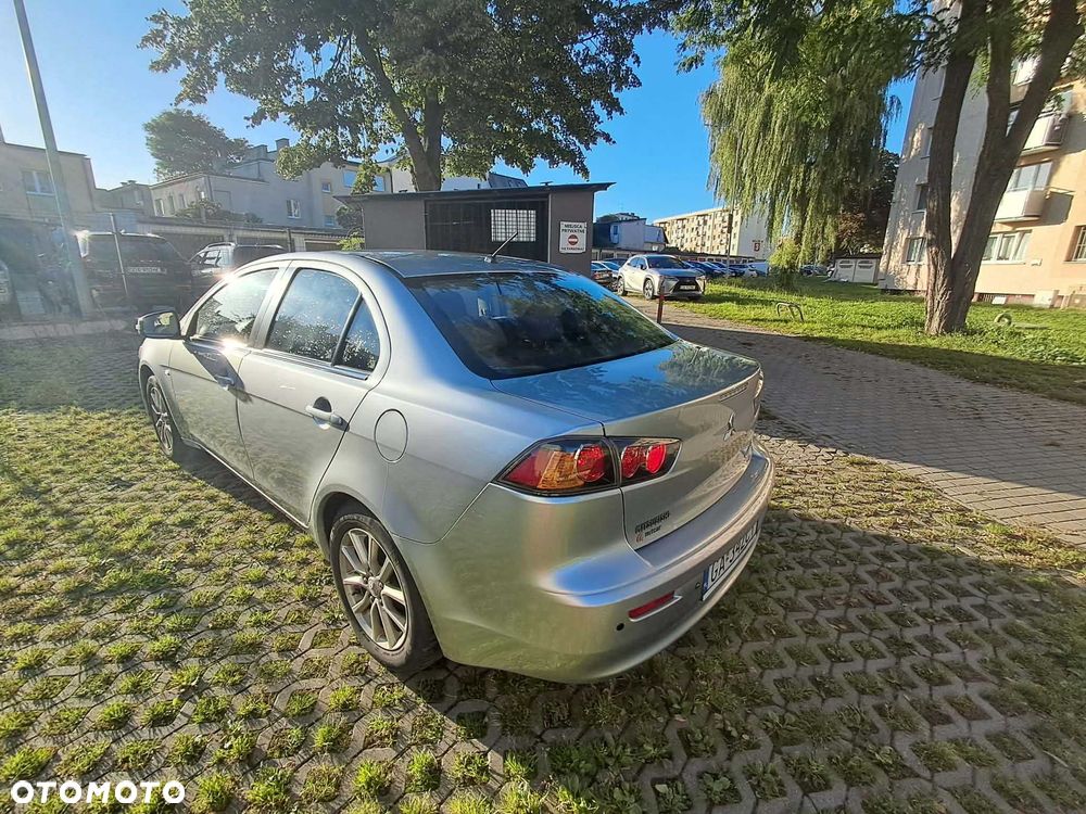 Mitsubishi Lancer 2014 photo 4