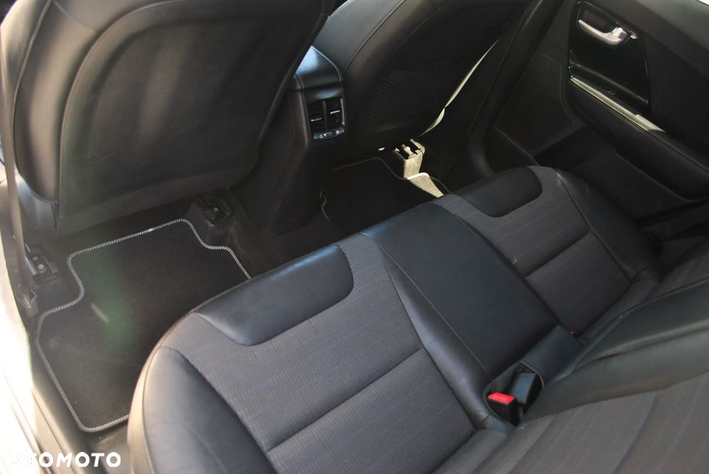 Kia Niro 1.6 GDI Hybrid M - 12