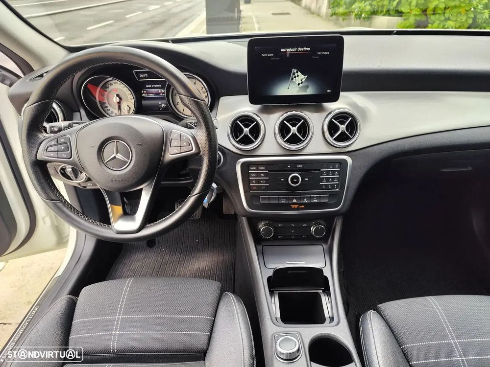Mercedes-Benz GLA 180 7G-DCT UrbanStyle Edition - 8