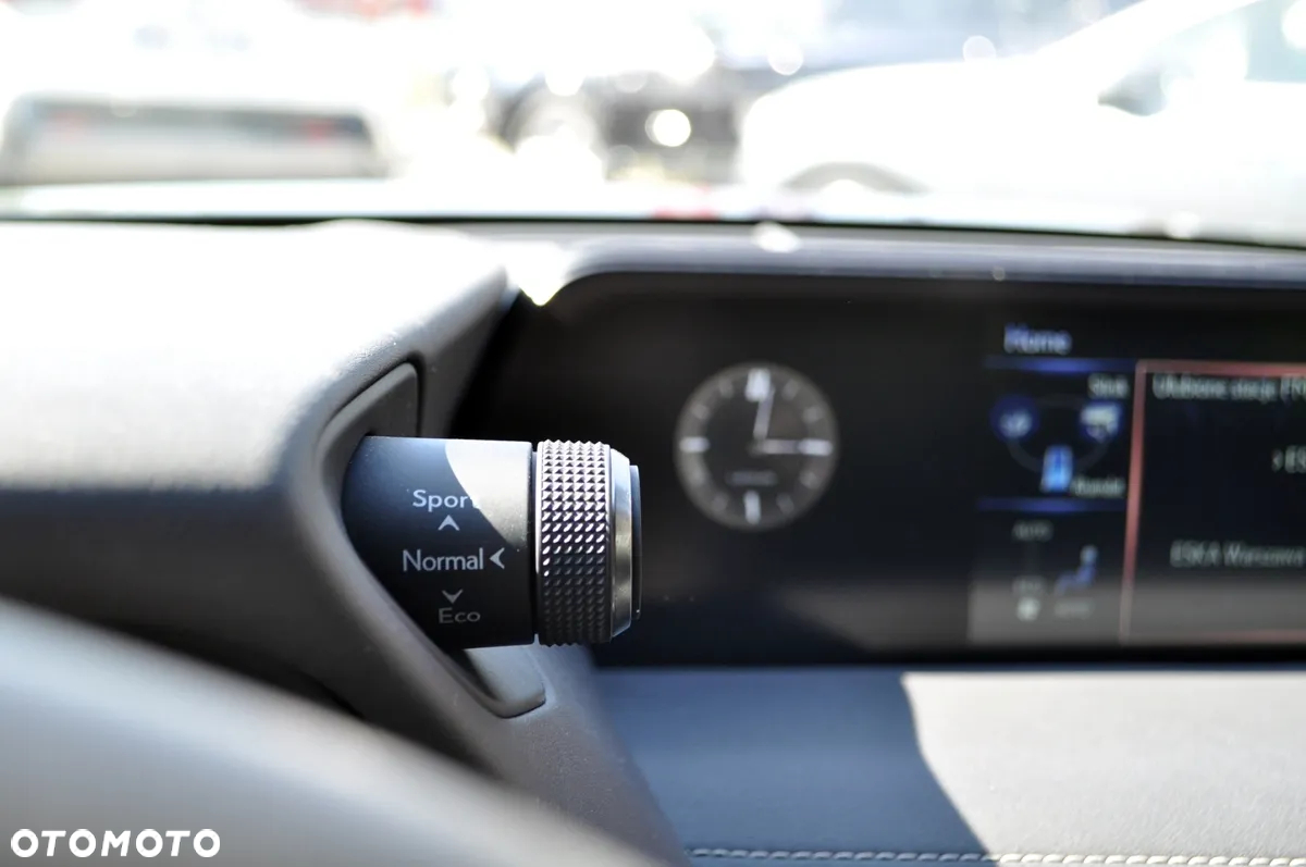 Lexus UX 250h GPF F Impression 2WD - 26