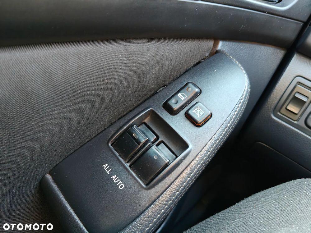 Toyota Avensis 2.0 D-4D Sol Premium - 21