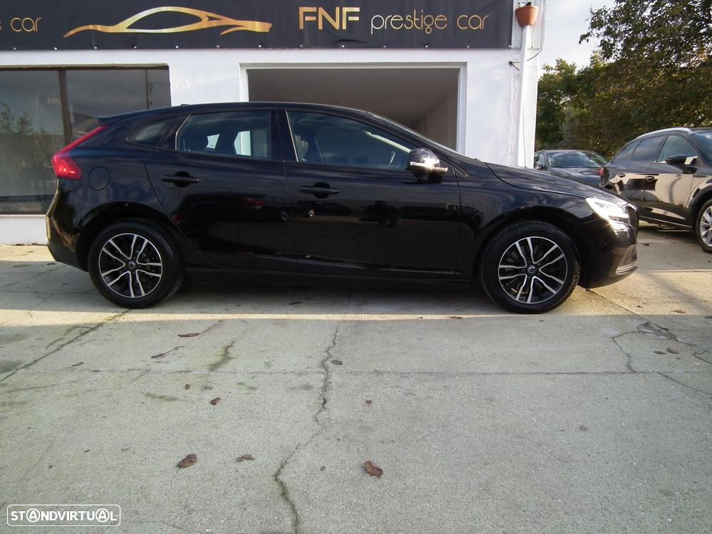 Volvo V40 2.0 D3 Momentum - 5