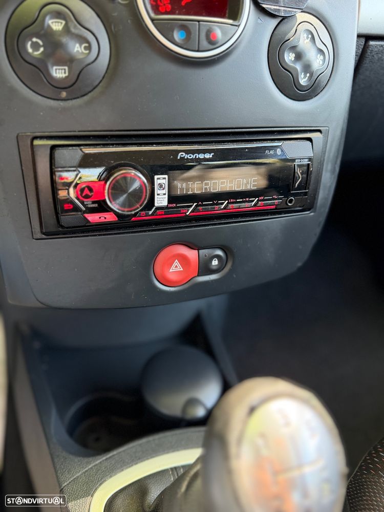 Renault Clio 1.2 16V Dynamique Luxe - 10