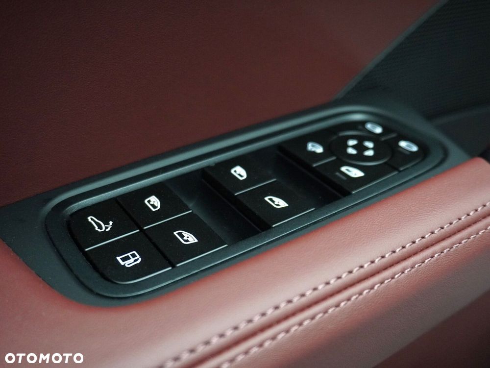 Porsche Cayenne E-Hybrid PHEV Black Edition - 21