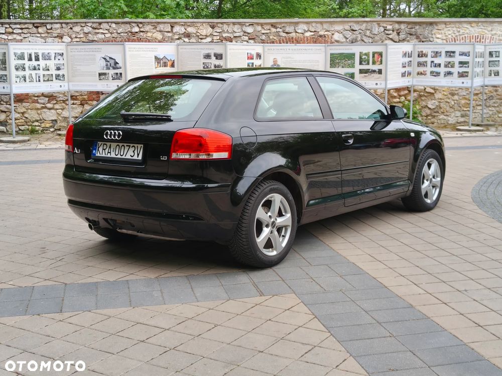 Audi A3 3-drzwiowe 1.6 FSI Ambiente - 9