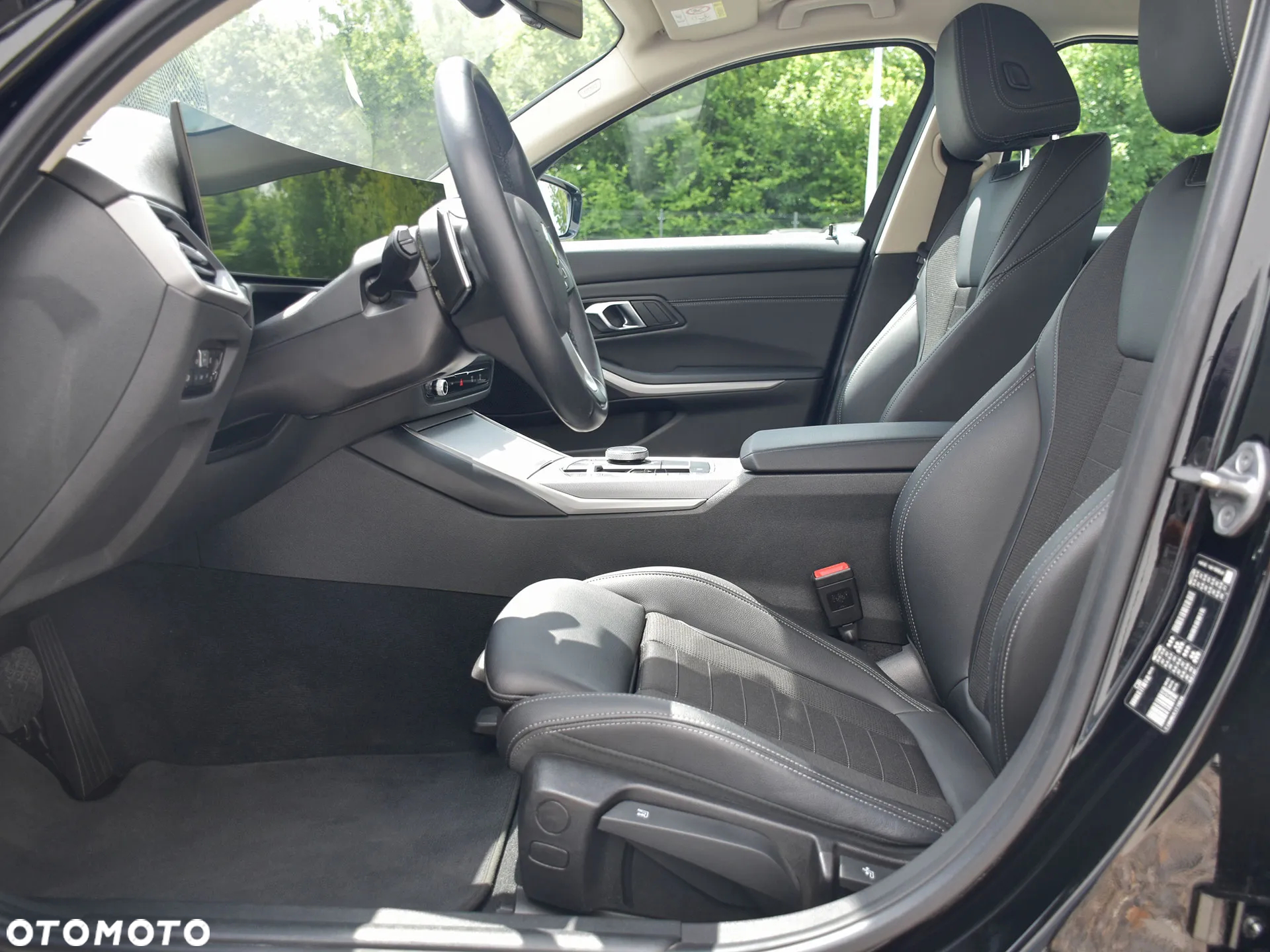 BMW Seria 3 318d - 16