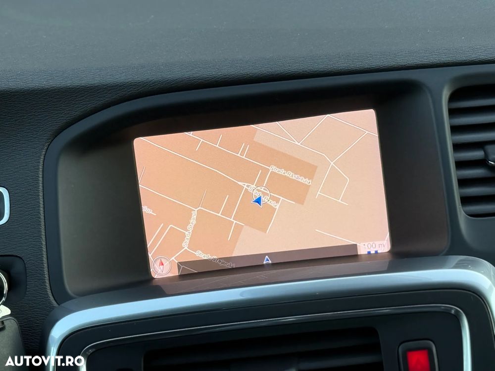 Volvo V60 D2 DRIVe Momentum - 24
