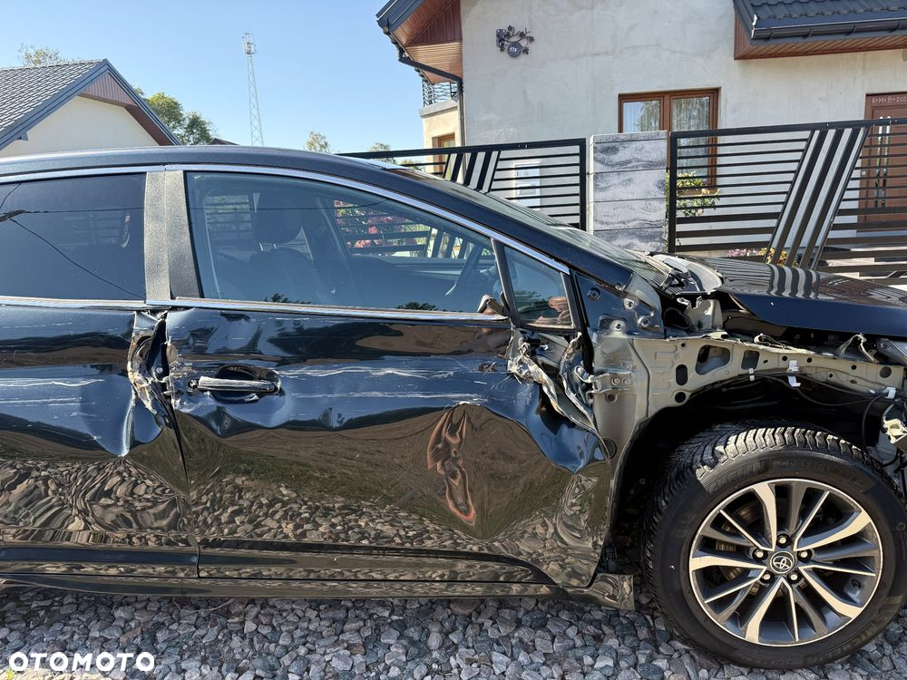 Toyota Avensis Combi 1.8 Multidrive S Edition - 12