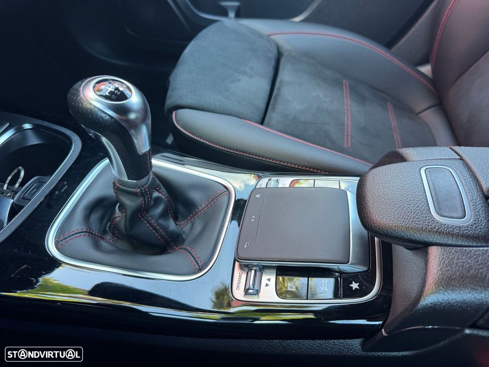 Mercedes-Benz A 200 AMG Line - 22