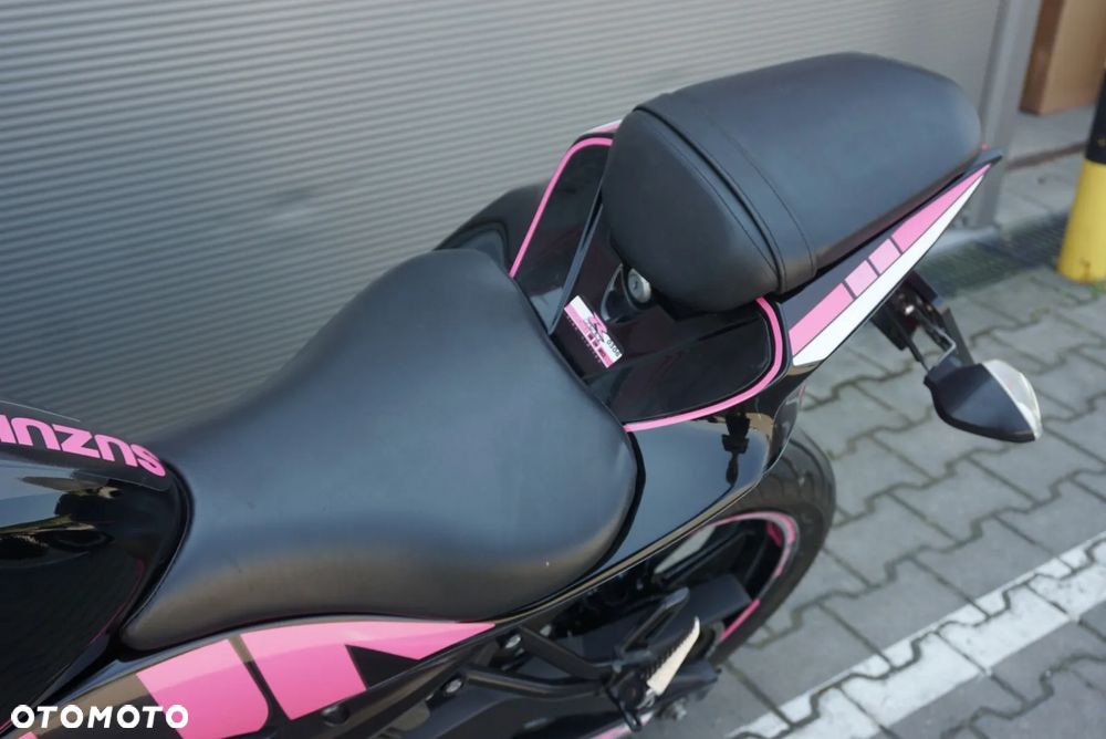 Suzuki GSX - 18