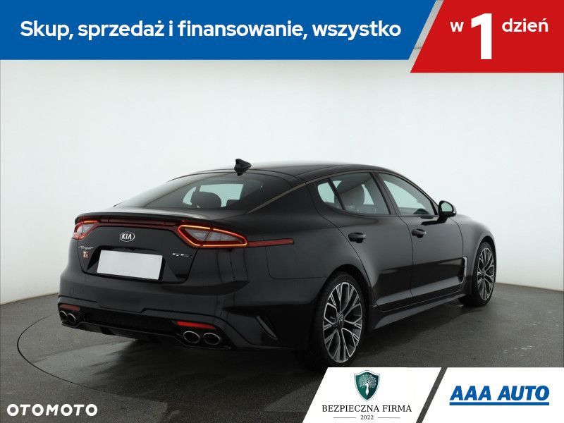 Kia Stinger - 7