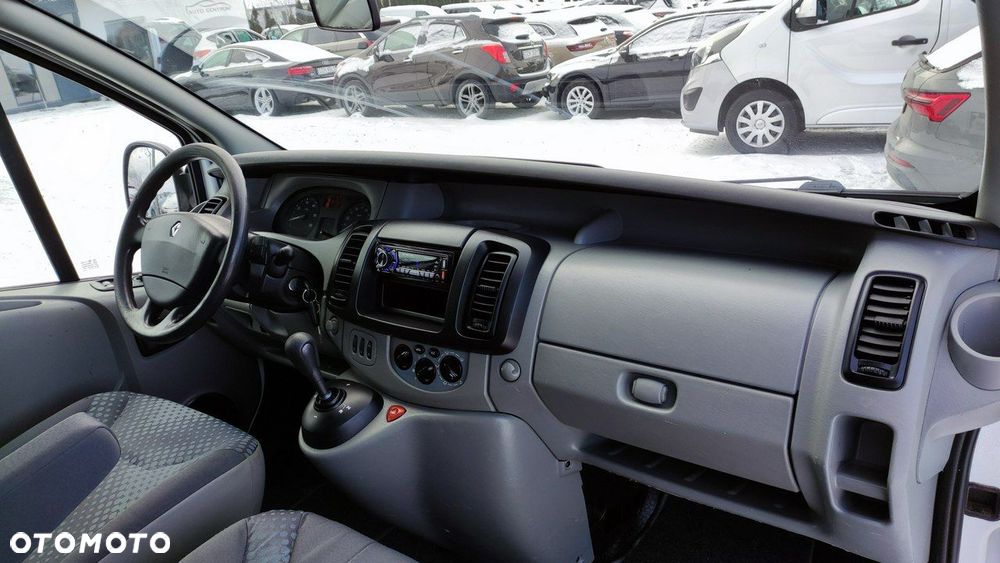 Renault Trafic - 25