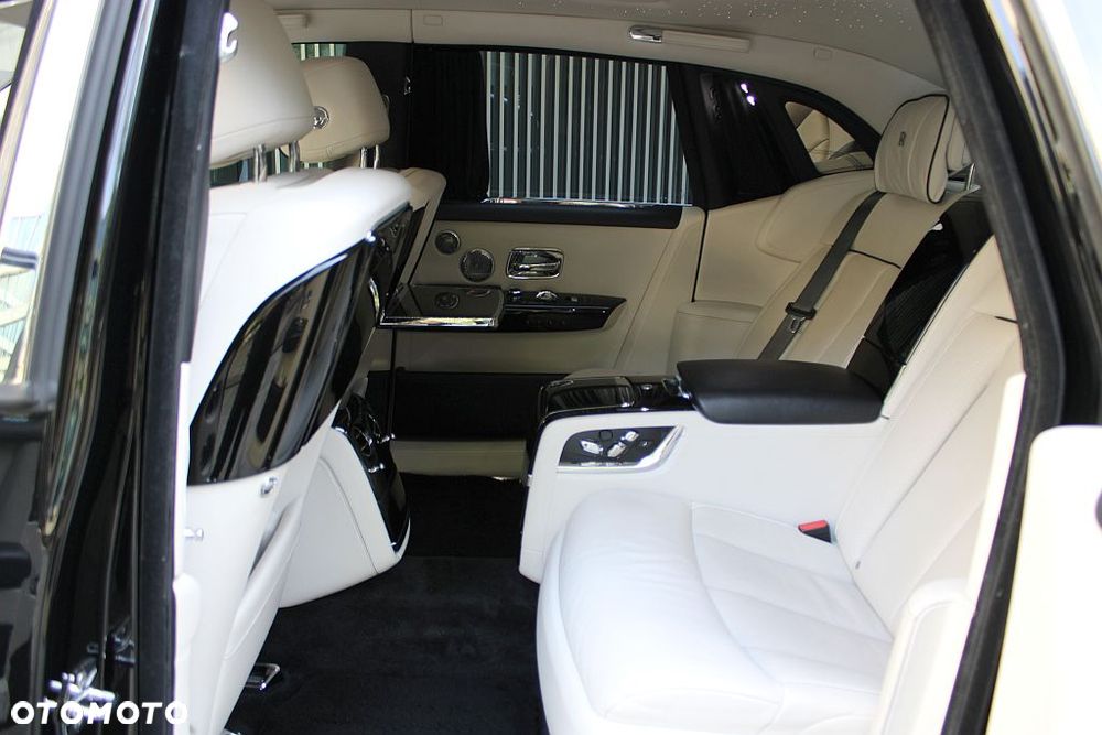 Rolls-Royce Phantom Standard - 11