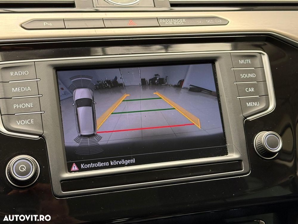 Volkswagen Passat Variant 2.0 TDI DSG 4Motion Highline - 14