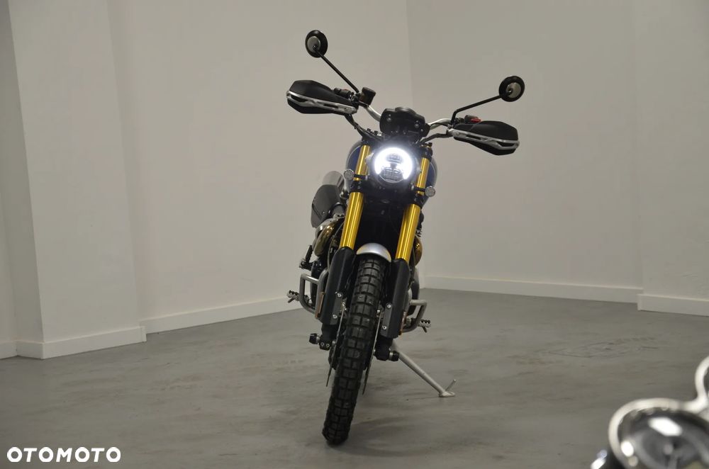 Triumph Scrambler - 3