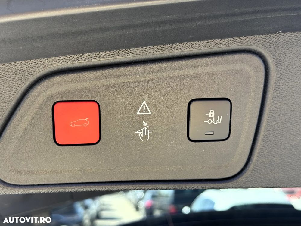 Peugeot 3008 PureTech 130 Stop & Start GPF EAT8 Active Business-Paket - 37