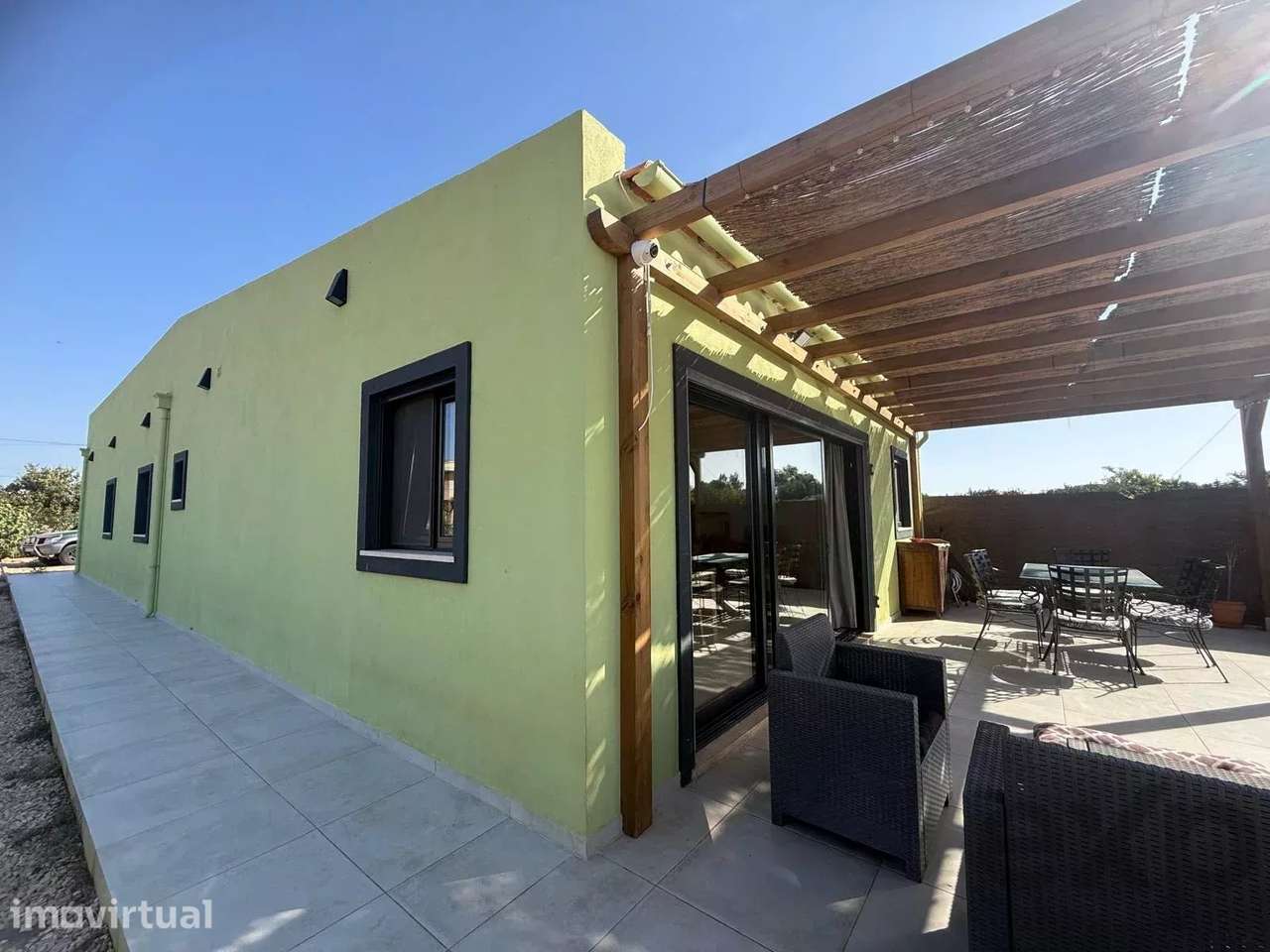 Villa no Algarve, renovada em 2023. 4 q, 2 c de banho, 108 m² em terr. - Grande imagem: 2/25