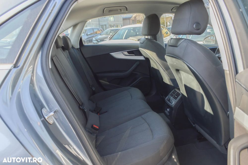 Audi A4 2.0 TDI DPF multitronic Ambiente - 29