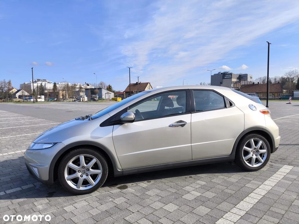 Honda Civic 1.8 Executive - 36