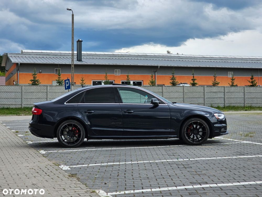 Audi A4 Limousine - 6