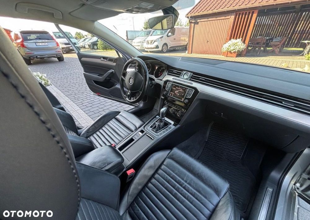 Volkswagen Passat 2.0 TDI SCR 4Mot DSG Highline - 16