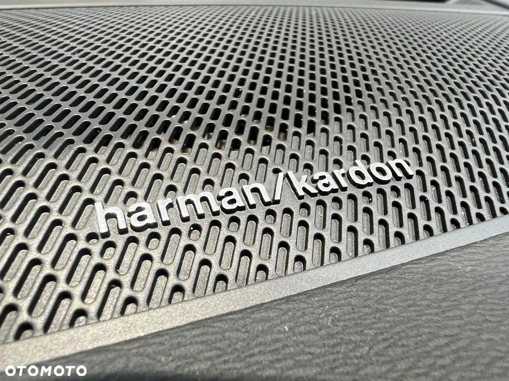 Volvo XC 40 B4 B AWD DKG Ultimate Dark - 36