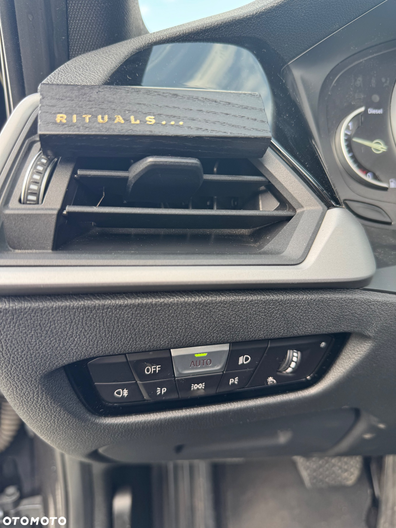 BMW Seria 3 318d Luxury Line - 34