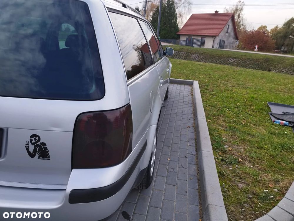 Volkswagen Passat 1.6 Comfortline - 8