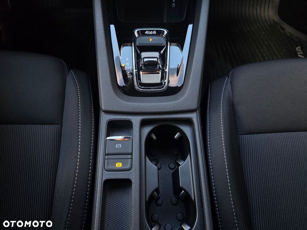 Skoda Octavia 2.0 TSI 4x4 Sportline DSG - 25