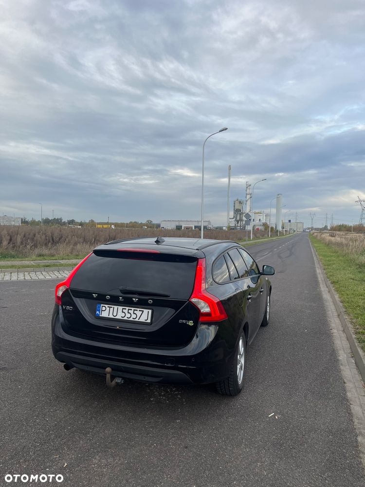 Volvo V60 DRIVe Momentum - 4