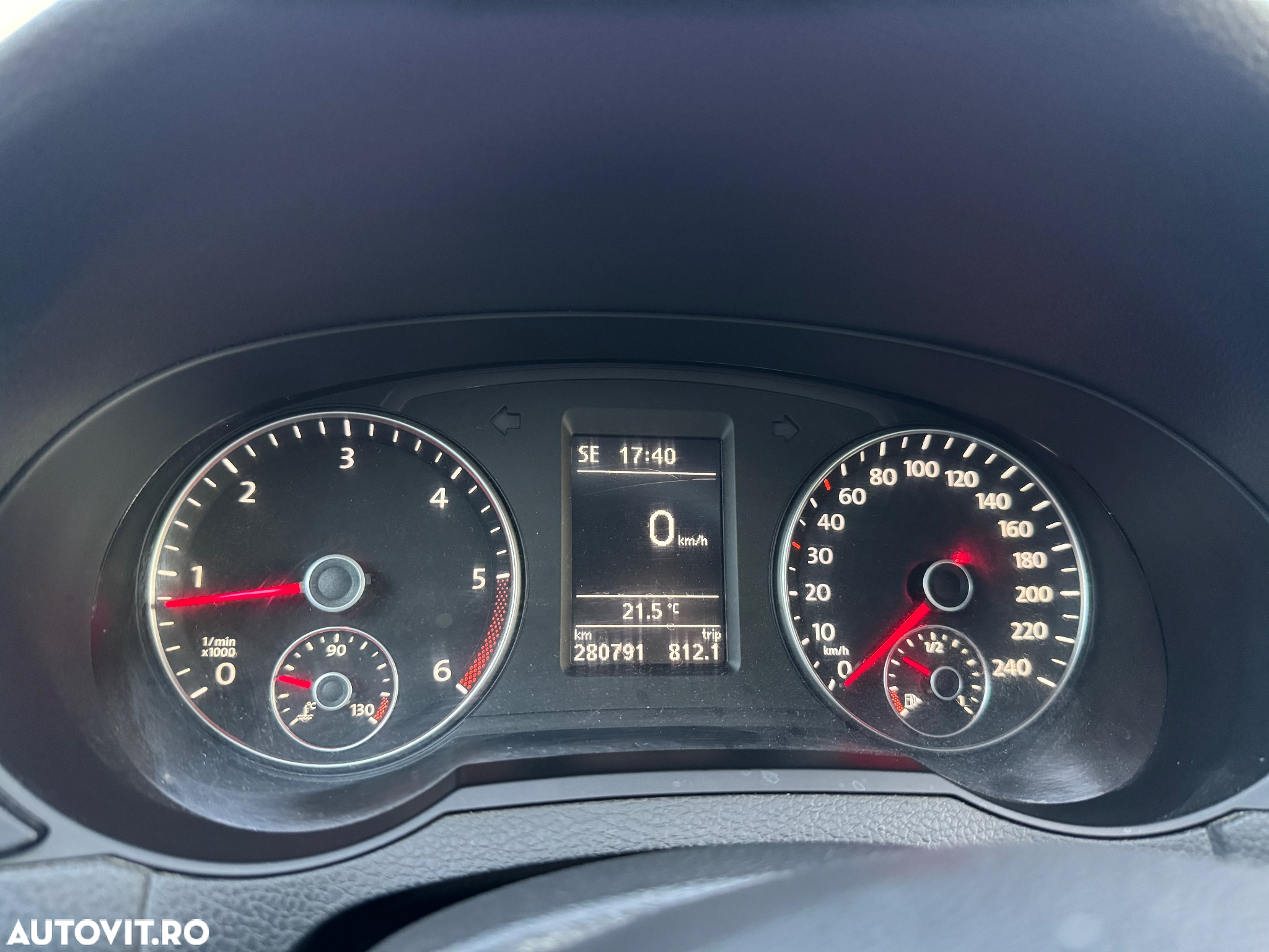 Volkswagen Touran 1.9 TDI Conceptline - 10