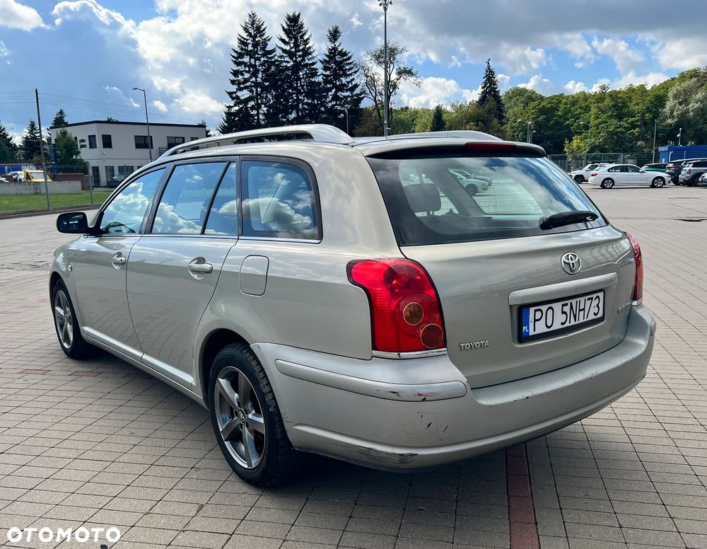 Toyota Avensis 1.8 VVT-i Sol - 9