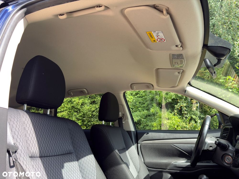 Mitsubishi Outlander 2.2 DID Intense + 4WD - 21