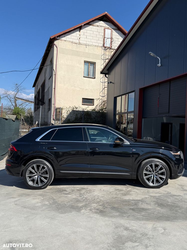 Audi Q8 - 12