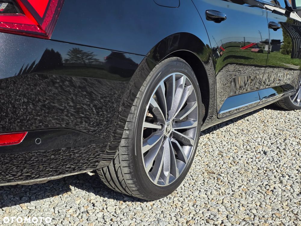 Skoda Superb 2.0 TSI 4x4 L&K DSG - 9