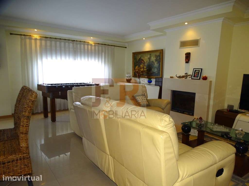 Apartamento T3 com Garagem Box e Arrecadação Fernão Ferro - Grande imagem: 5/40