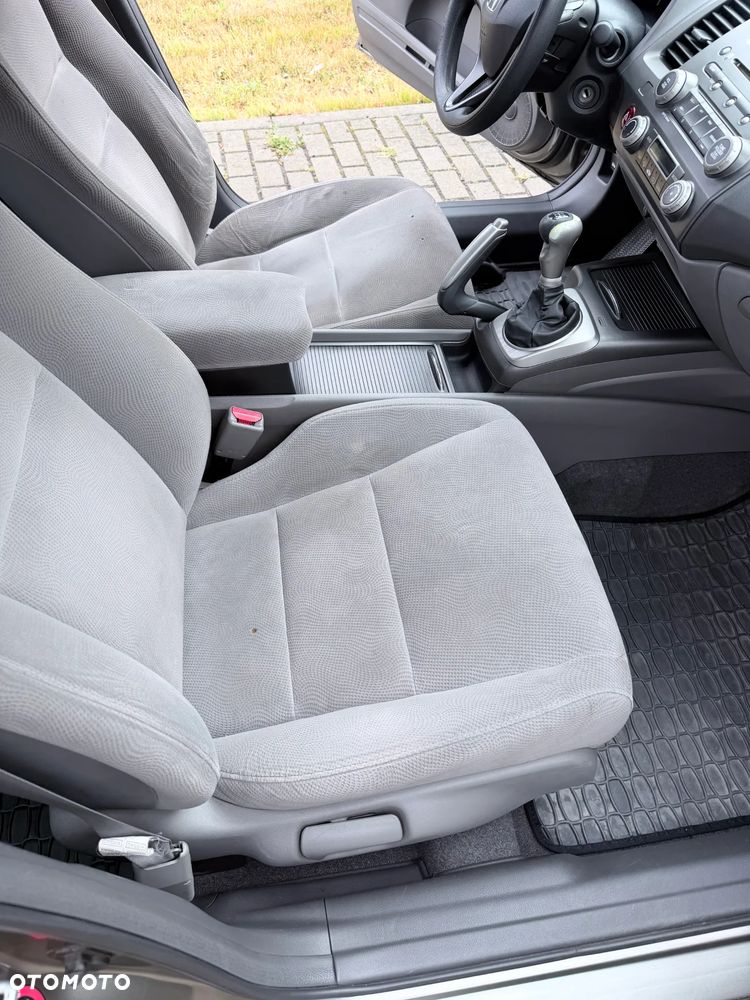Honda Civic 1.8 Comfort - 11