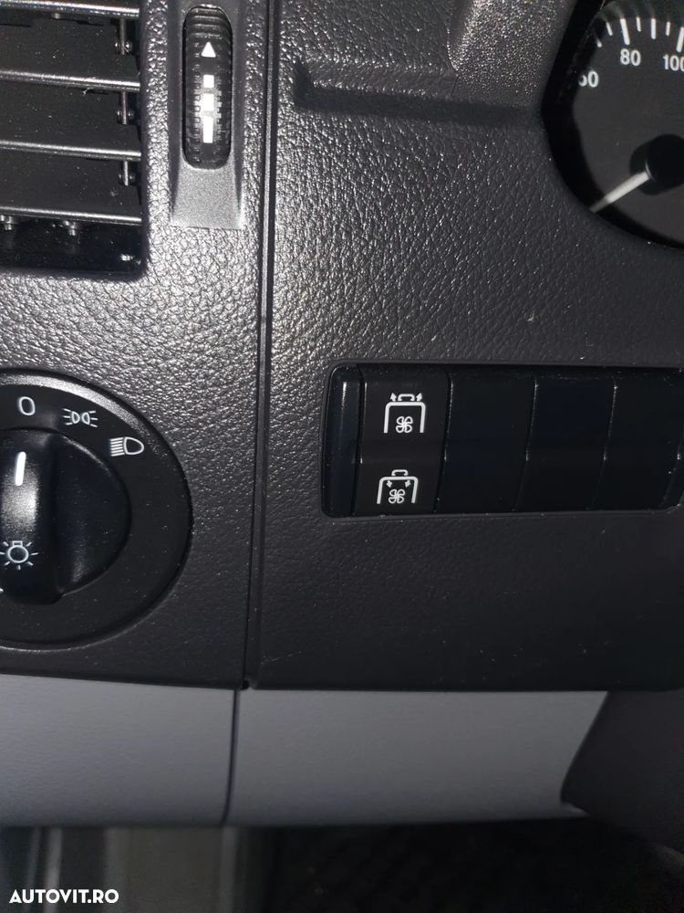 Mercedes-Benz Sprinter - 21