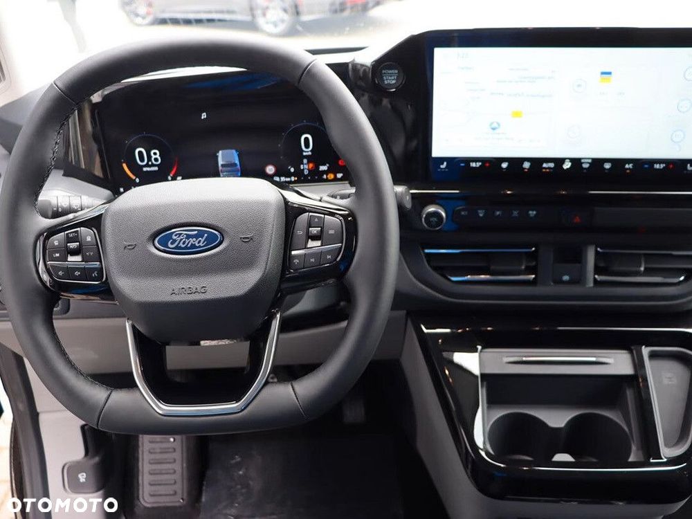 Ford Tourneo Custom - 14