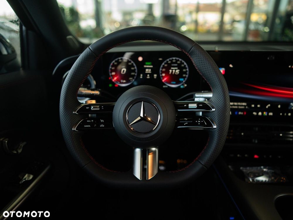 Mercedes-Benz GLB - 12